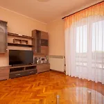 Nicole Вилла Банджоле